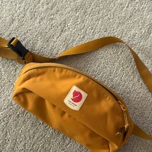 Fjallraven Fanny Pack Hip Pack Ulvo in Red Gold